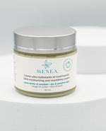 Une creme hyper riche en actifs. Concentrée pour une hydratation maximale durant les temps les plus froids. Convient aux peaux sensibles